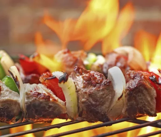 Yanardağ kebabı: a sizzling and visually stunning Turkish kebab dish, bursting with flavors and spices